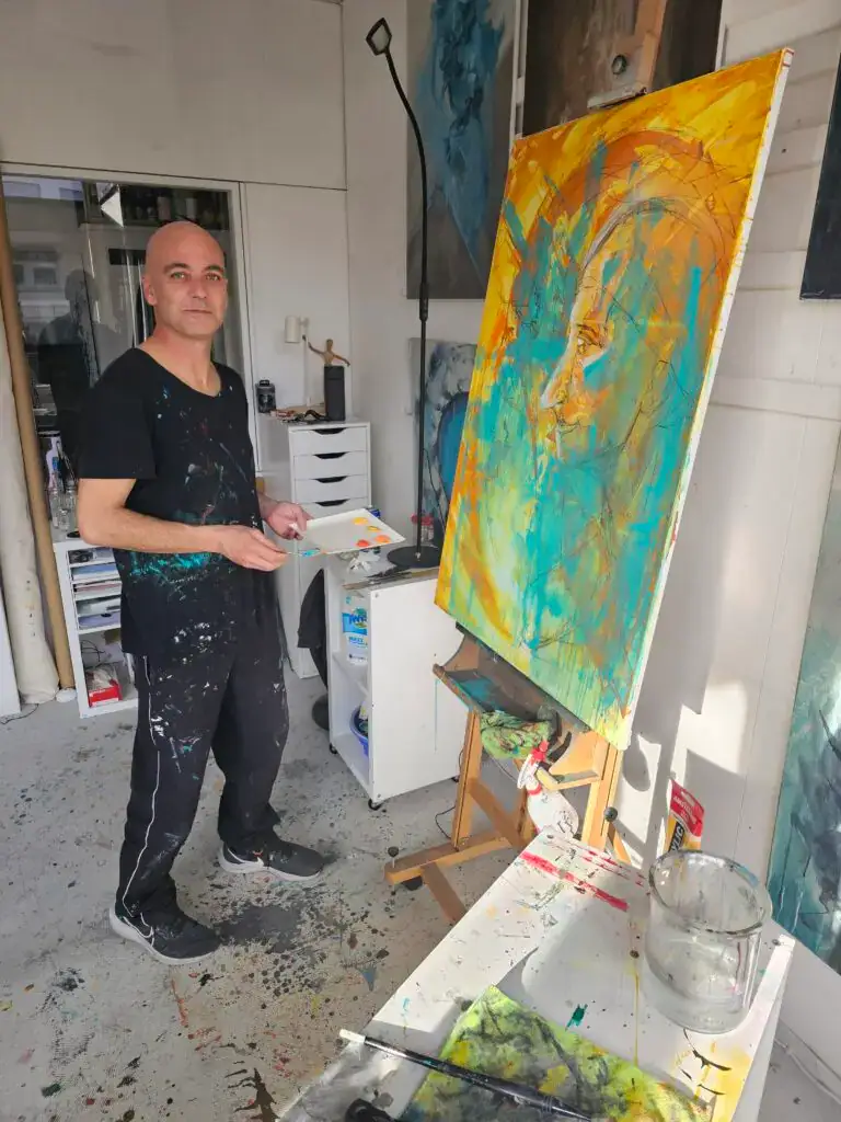 Odermatt bei der Arbeit im Atelier